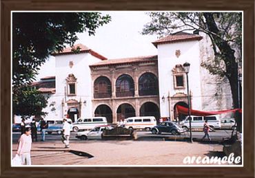 Teatro Emperador "Caltzontzin"